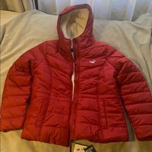 Hollister Red and White puffer jacket Size L. New